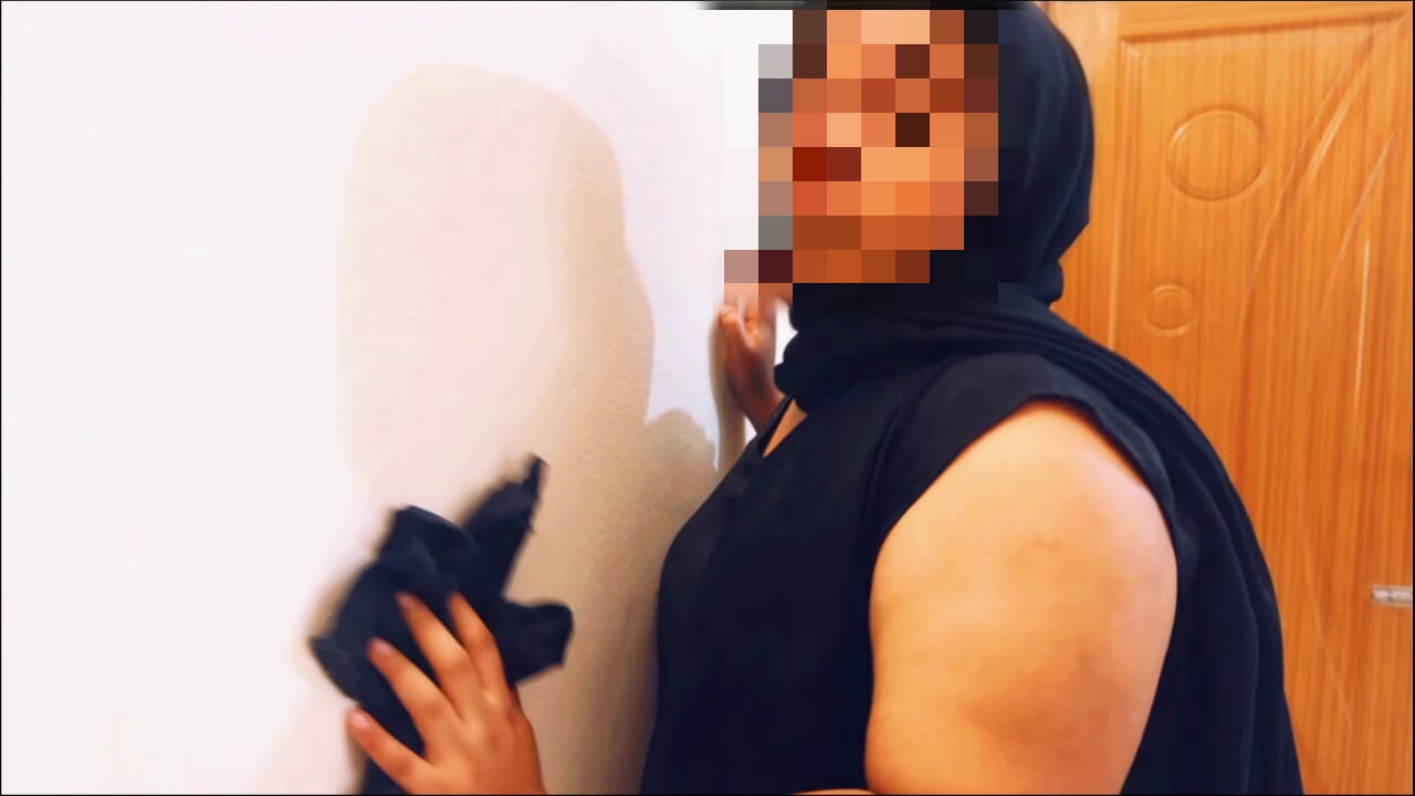 Arab Maid Girl Personal Affair With Boss’s 20 Year old Son