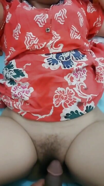 Smooth Stw Wife Who Likes Playing with Cock Ends in Moaning with Pleasure